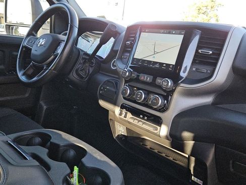 Used 2024 RAM 3500 Tradesman w/ Chrome Appearance Group image 33