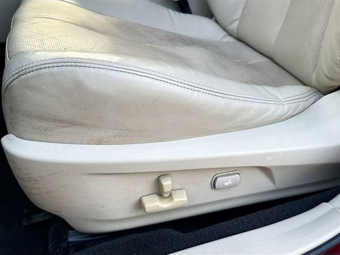 Used 2011 Subaru Outback 2.5i Limited w/ PWR Moonroof Pkg image 22