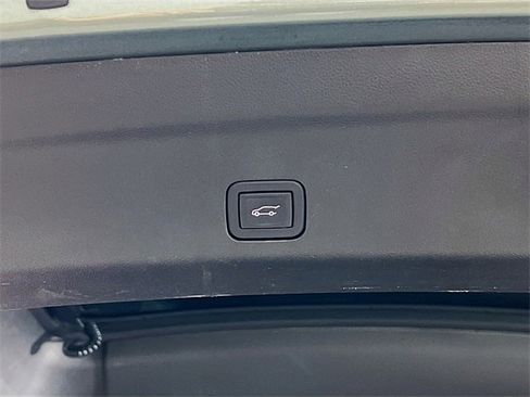 Used 2024 GMC Yukon SLT image 26