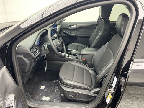 New 2024 Ford Escape PHEV image 2