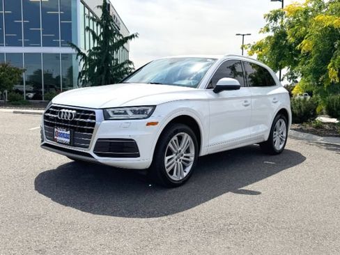 Used 2018 Audi Q5 2.0T Premium Plus w/ Premium Plus Package AWD/4WD image 3