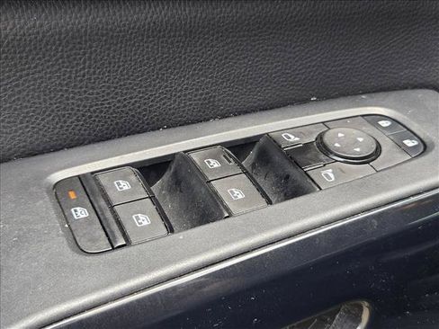 Used 2024 Nissan Pathfinder S FWD image 10
