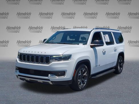 Used 2024 Jeep Wagoneer L Series III w/ Flexible Seating Group AWD/4WD image 4