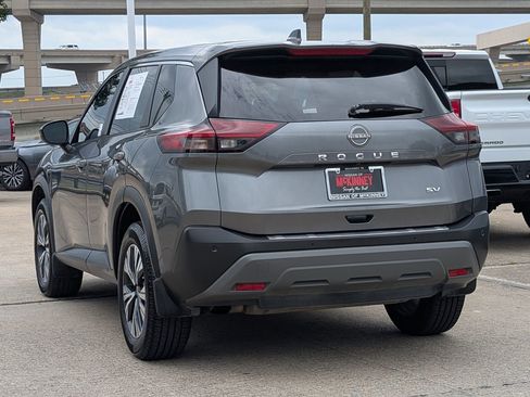 Used 2022 Nissan Rogue SV FWD image 4
