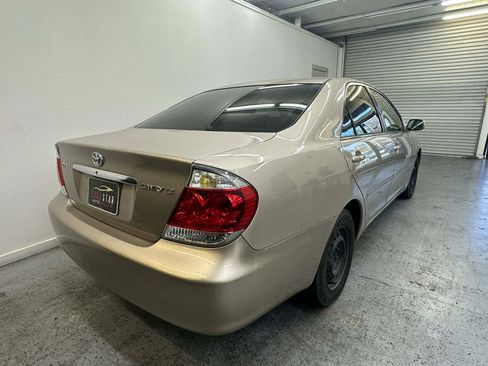Used 2005 Toyota Camry LE image 34