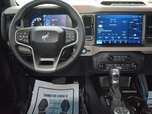 Used 2024 Ford Bronco Wildtrak image 3