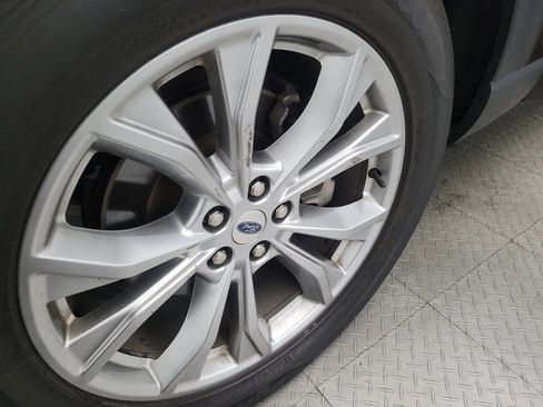 Used 2020 Ford Explorer XLT w/ Equipment Group 202A image 31