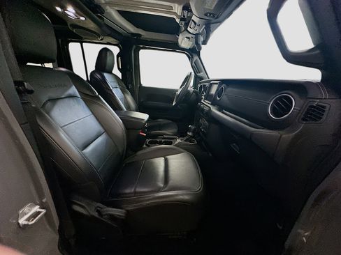 Used 2023 Jeep Wrangler Sahara w/ Cold Weather Group image 32