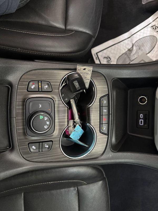 Used 2020 GMC Acadia SLT w/ Driver Alert Package II AWD/4WD image 17