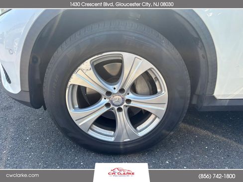 Used 2017 Mercedes-Benz GLC 300 4MATIC image 29