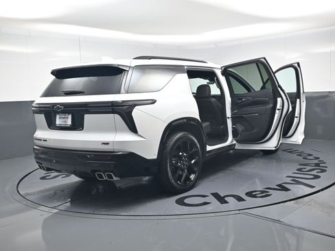 Used 2025 Chevrolet Traverse RS AWD/4WD image 27