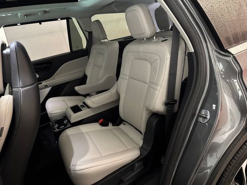 Used 2025 Lincoln Aviator Reserve w/ Equipment Group 201A AWD/4WD image 24