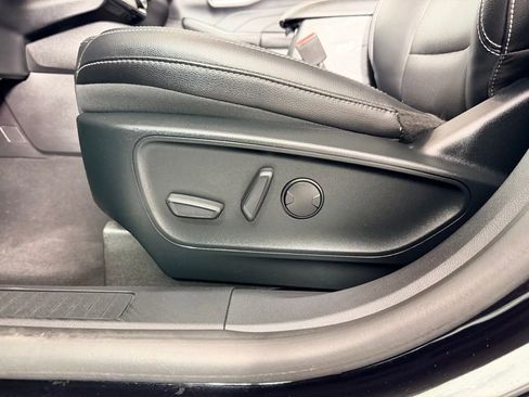 Used 2022 Ford Escape SEL image 25