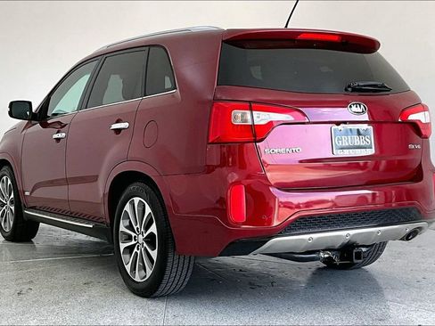 Used 2015 Kia Sorento SX image 2