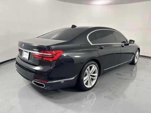 Used 2016 BMW 750i xDrive AWD/4WD image 35