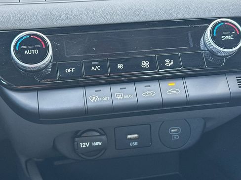 Used 2024 Hyundai Elantra SEL image 23