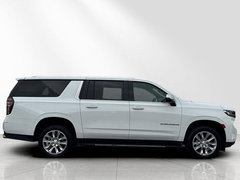 Used 2023 Chevrolet Suburban Premier AWD/4WD image 3
