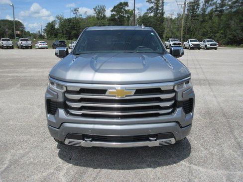 Used 2023 Chevrolet Silverado 1500 High Country w/ High Country Premium Package image 3