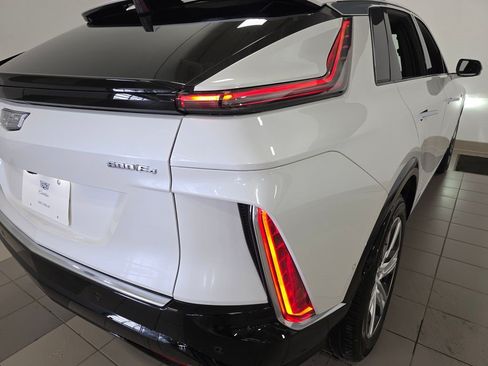 Certified 2024 Cadillac Lyriq Tech w/ Driver Assist Package AWD/4WD image 11