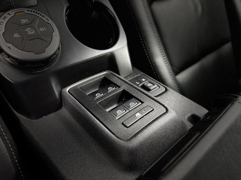 Used 2026 Ford Bronco Outer Banks AWD/4WD image 23