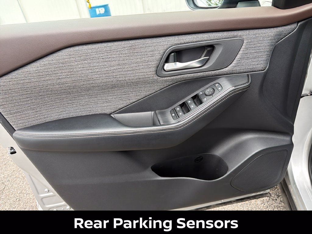 Certified 2023 Nissan Rogue SV FWD image 12