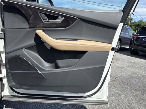 Used 2025 Audi Q7 3.0T Premium Plus image 33