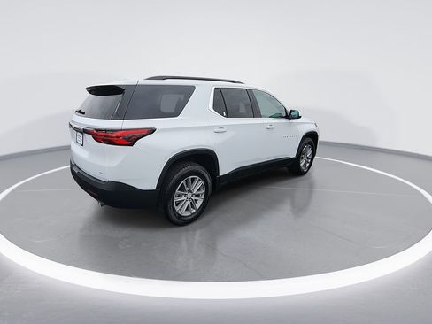 Used 2023 Chevrolet Traverse LT image 8