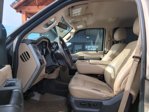 Used 2013 Ford F250 Lariat w/ Chrome Pkg image 13