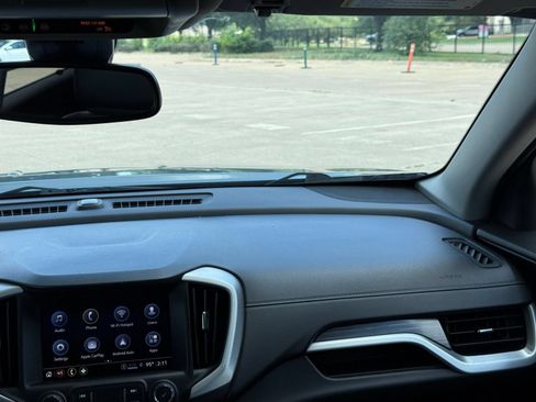 Used 2024 GMC Terrain SLT AWD/4WD image 36