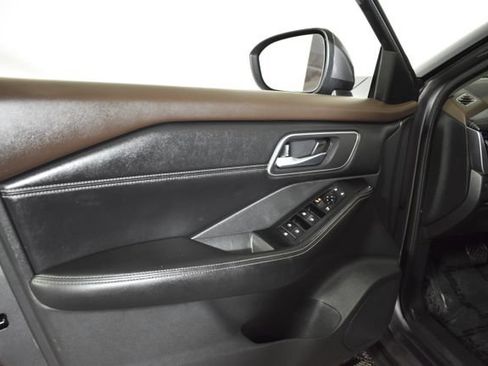 Used 2021 Nissan Rogue SV w/ Premium Package AWD/4WD image 7
