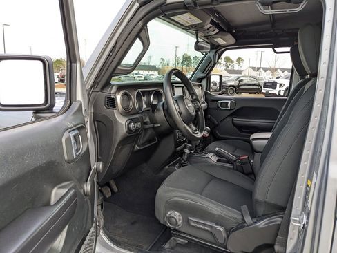 Used 2021 Jeep Gladiator Sport image 35