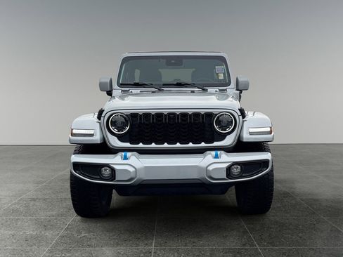 Used 2024 Jeep Wrangler High Altitude AWD/4WD image 2