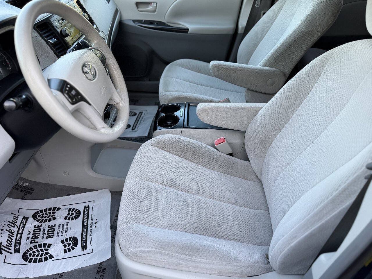 Used 2011 Toyota Sienna LE w/ Towing Pkg FWD image 14