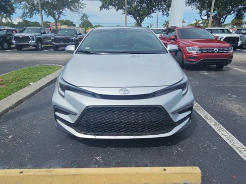 Used 2026 Toyota Corolla SE FWD image 2