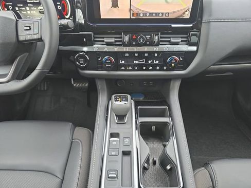 New 2026 Nissan Pathfinder SL FWD image 3
