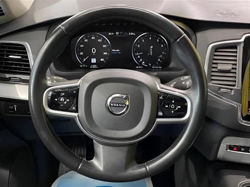Used 2018 Volvo XC90 T6 Momentum w/ Convenience Package image 18