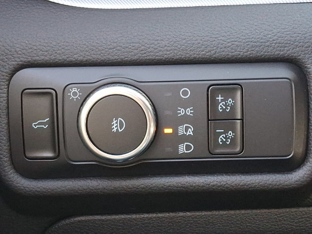 Used 2023 Ford Explorer XLT w/ Equipment Group 202A AWD/4WD image 24