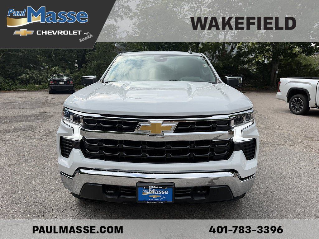Used 2025 Chevrolet Silverado 1500 LT AWD/4WD image 2