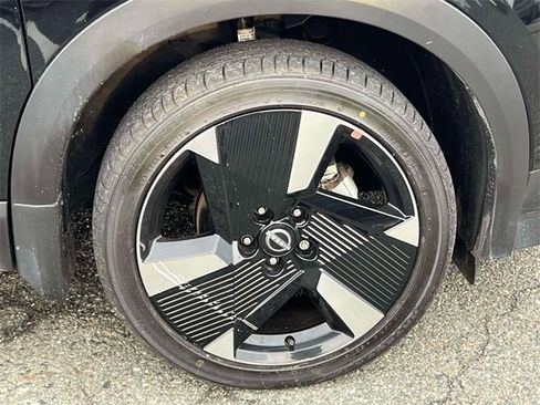 Used 2025 Nissan Kicks SR w/ SR Premium Package image 10