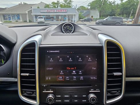 Used 2018 Porsche Cayenne S Platinum AWD/4WD image 7