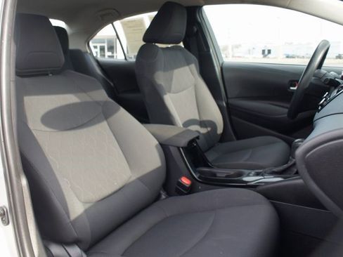 Used 2021 Toyota Corolla LE image 15