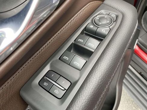 Used 2021 GMC Yukon XL Denali w/ Denali Premium Package image 20