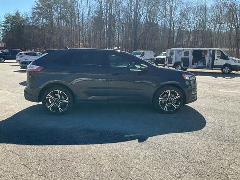 Used 2021 Ford Edge ST image 4
