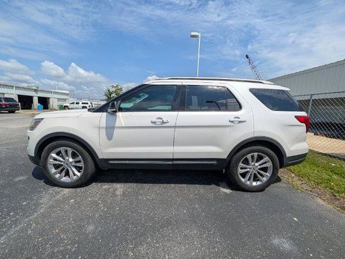 Certified 2018 Ford Explorer XLT w/ Equipment Group 202A FWD image 2
