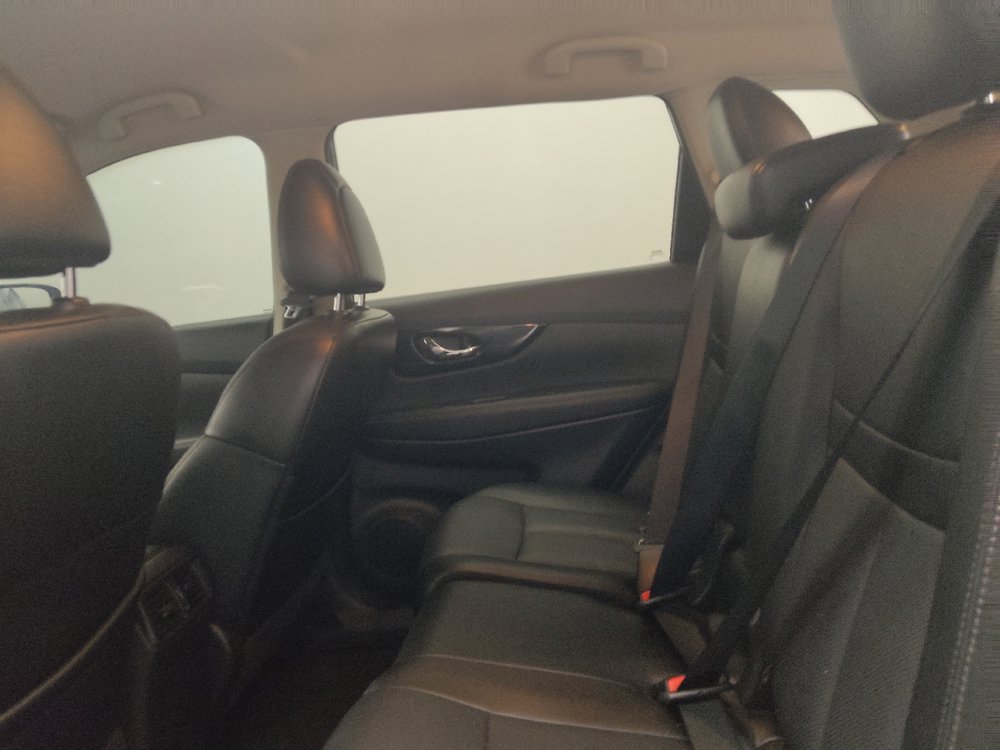 Used 2017 Nissan Rogue SL FWD image 18