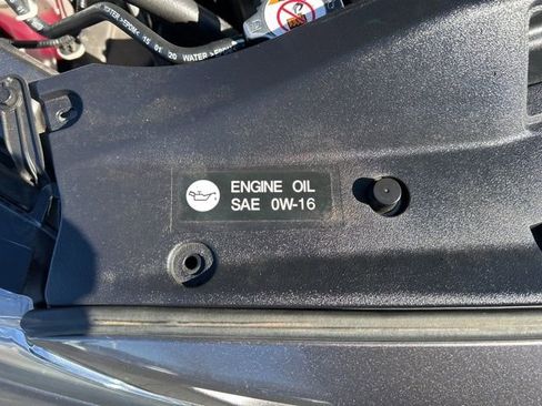 Used 2020 Toyota Camry SE image 12