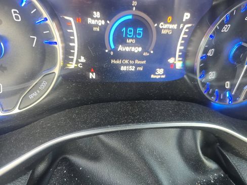 Used 2020 Chrysler Pacifica Limited FWD image 10