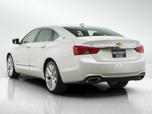 Used 2017 Chevrolet Impala Premier w/ Enhanced Convenience Package FWD image 3