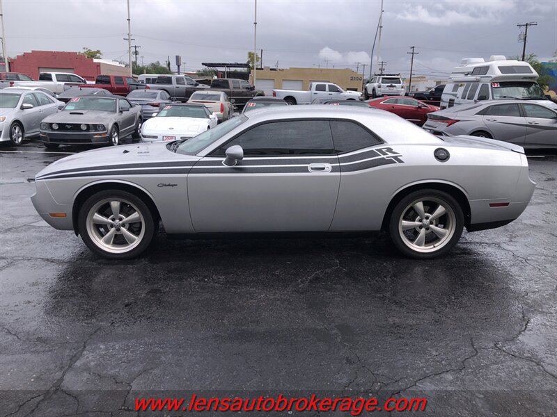 Used 2010 Dodge Challenger R/T RWD image 3