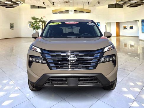 Certified 2024 Nissan Rogue SV image 2